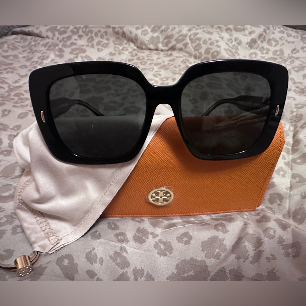 Tory Burch Black Sunglasses with Orange Case & Dust baggie